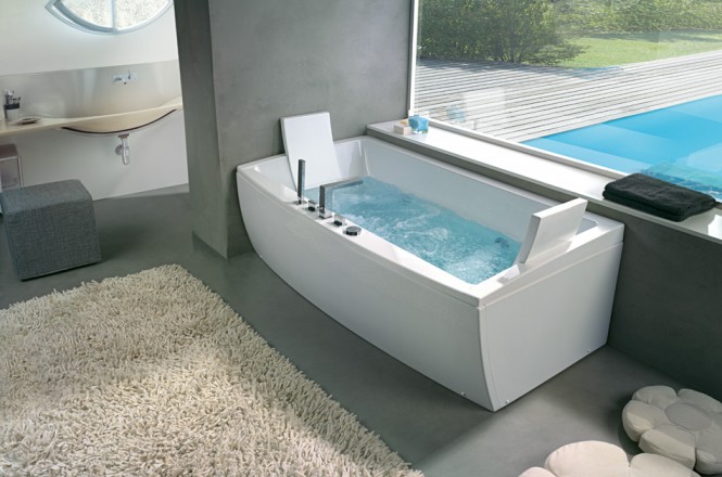 angular-bathtub-with-head-rest-665x440